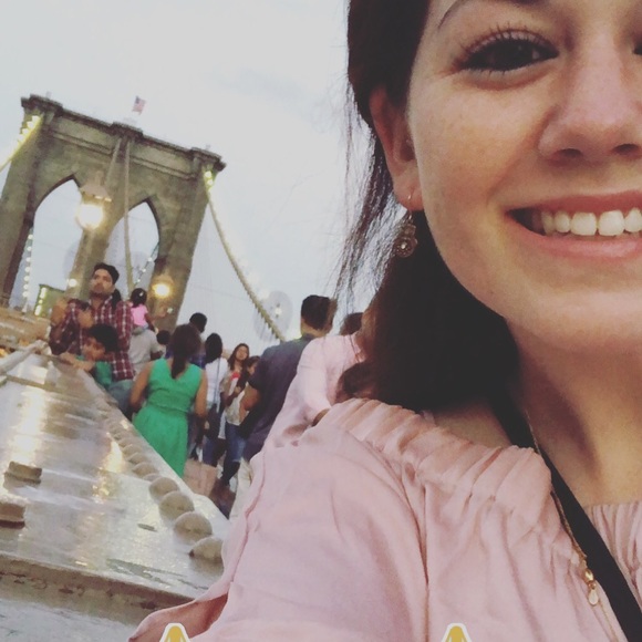 Meet your Posher, Nichole - Picture 1 of 6